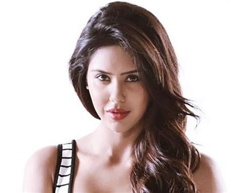 Sonam Bajwa biography, family, age, height, boyfriend, Net worth。